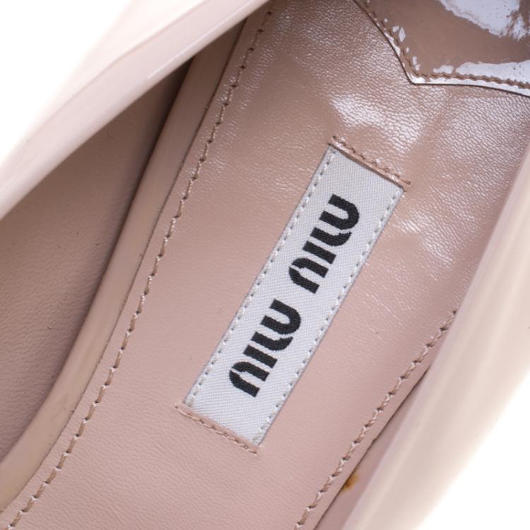 Pre Owned Miu Miu Beige Patent Leather Jeweled Block Heel Pumps Size 40.5
