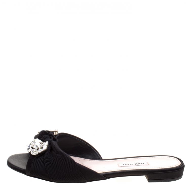 مملوكة مسبقًا Miu Miu Black Jeweled Satin Flat Slides Size 38