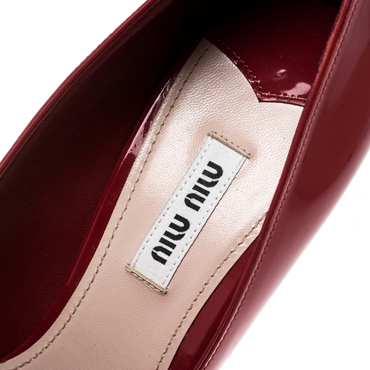 Pre Owned Miu Miu Red Patent Leather Bow Embellished Pointed Toe Pumps Size 39