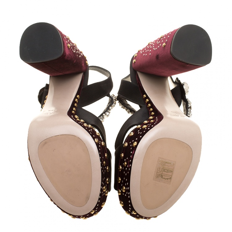 مملوكة مسبقًا Miu Miu Black Crystal Embellished Satin and Studded Velvet Platform Sandals Size 38.5