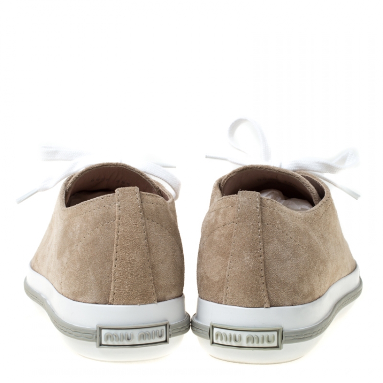 Pre Owned Miu Miu Beige/White Suede Cap Toe Low Top Sneakers Size 38.5