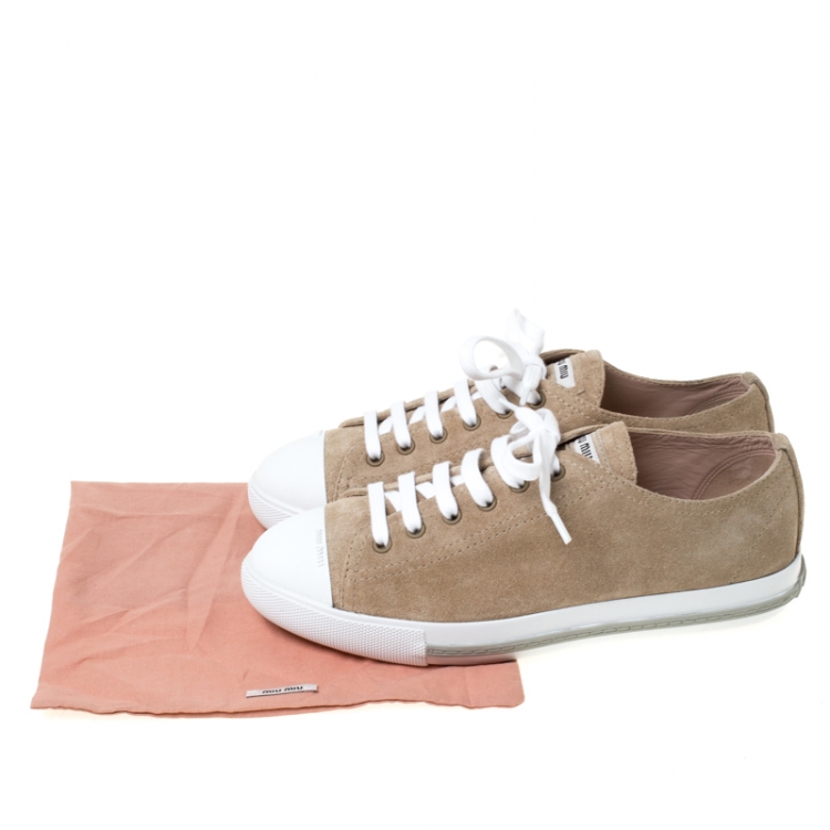 Pre Owned Miu Miu Beige/White Suede Cap Toe Low Top Sneakers Size 38.5