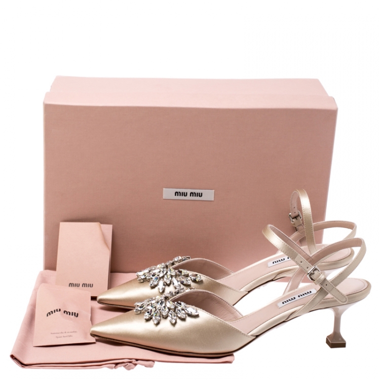 مملوكة مسبقًا Miu Miu Beige Satin Crystal Embellished Ankle Strap Sandals Size 37