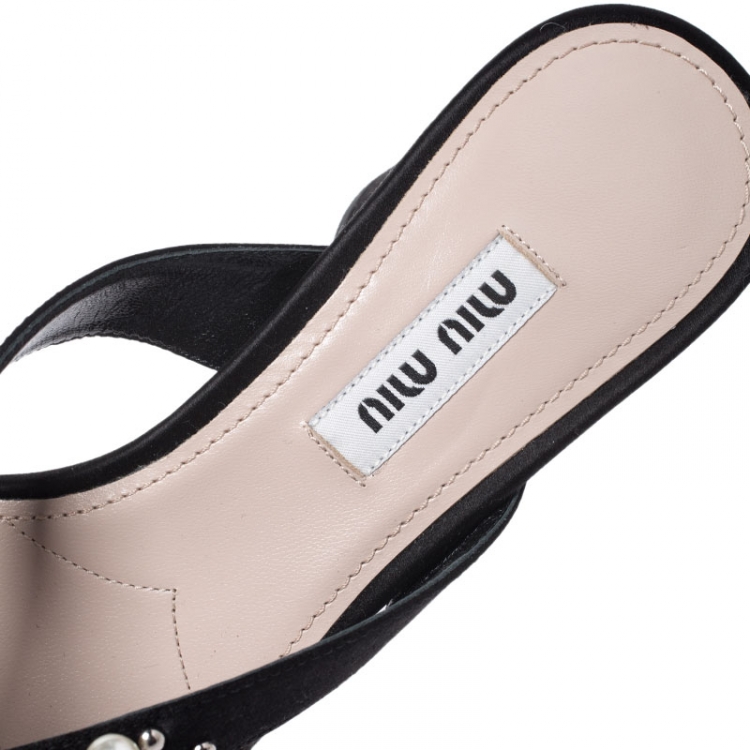 Pre Owned Miu Miu Black Crystal And Pearl Embellished Satin Slide Sandals Size 35