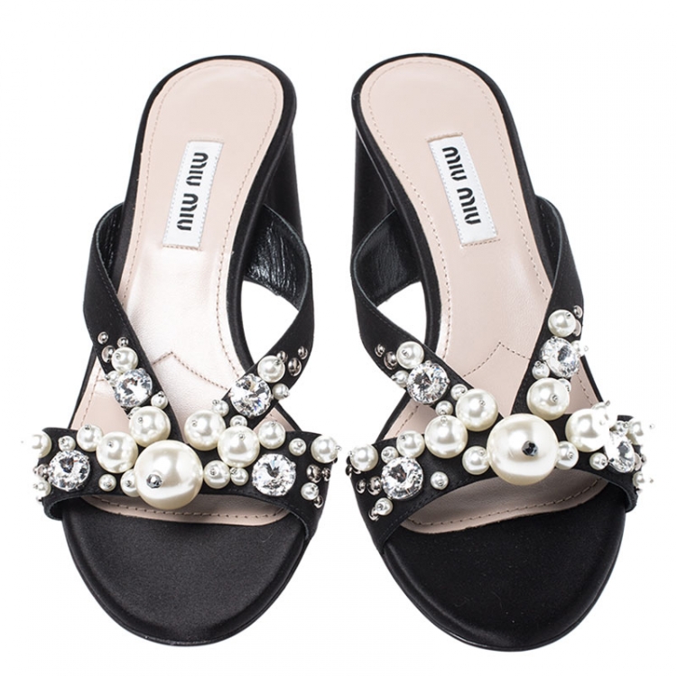 Pre Owned Miu Miu Black Crystal And Pearl Embellished Satin Slide Sandals Size 35