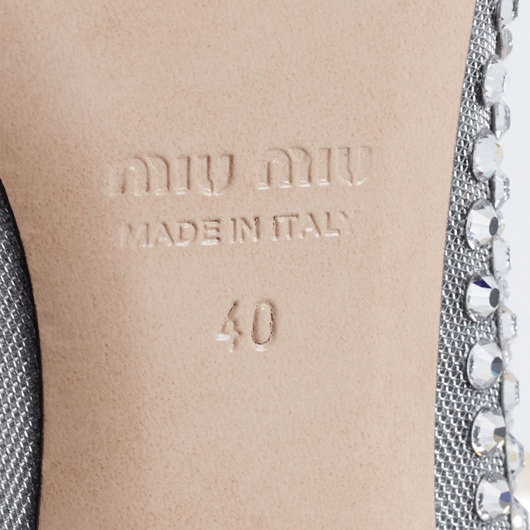 مملوكة مسبقًا Miu Miu Silver Mesh And Leather Embellished Mary Jane Pumps  Size 40