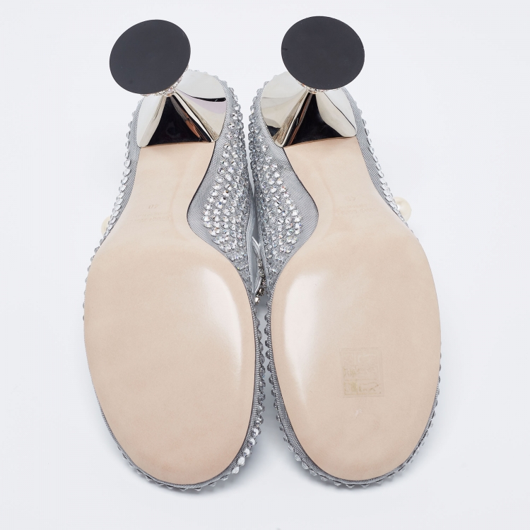 مملوكة مسبقًا Miu Miu Silver Mesh And Leather Embellished Mary Jane Pumps  Size 40