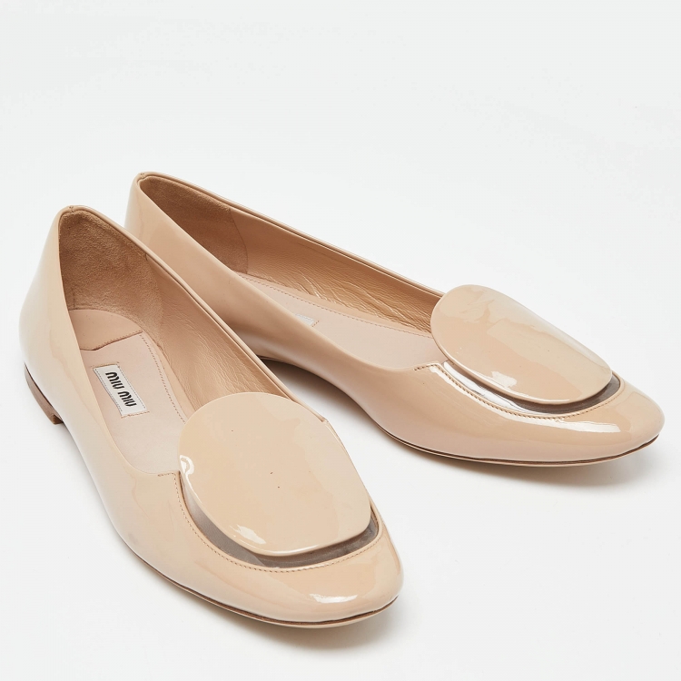Pre Owned Miu Miu Beige Patent Leather and PVC Ballet Flats Size 40