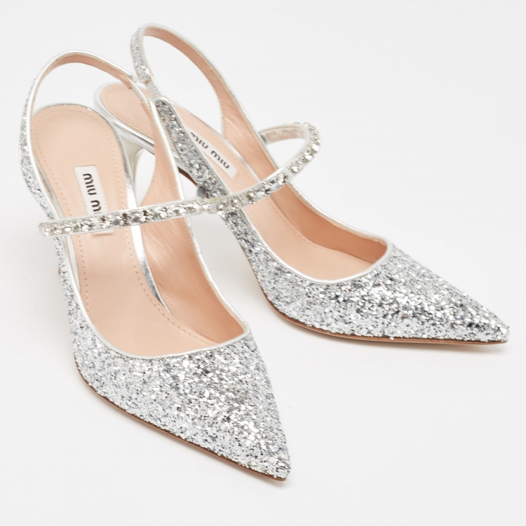 مملوكة مسبقًا Miu Miu Silver Glitter Crystal Embellished Slingback Pumps Size 37.5