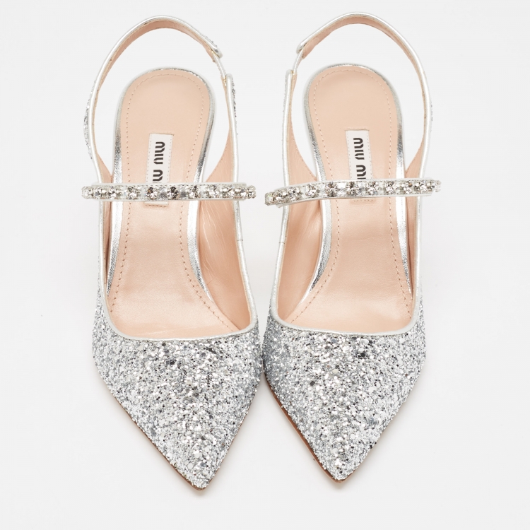 مم�لوكة مسبقًا Miu Miu Silver Glitter Crystal Embellished Slingback Pumps Size 37.5