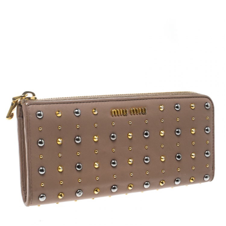Pre Owned Miu Miu Beige Leather Studded Zip Wallet