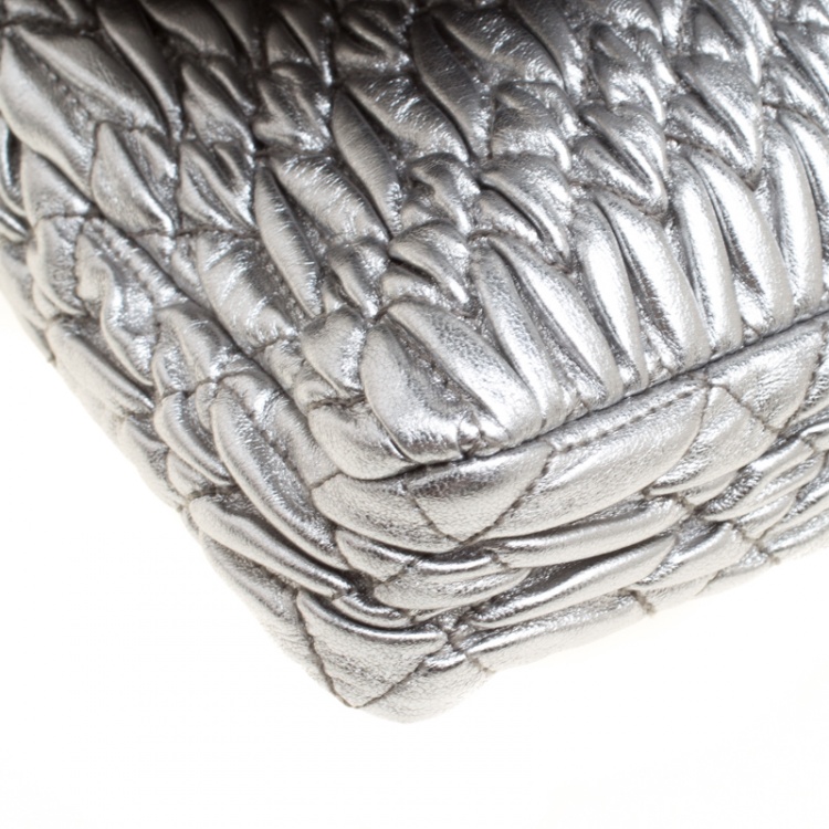 Pre Owned Miu Miu Silver Matelassé Leather Shoulder Bag