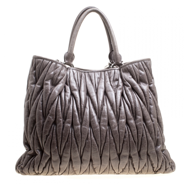 Pre Owned Miu Miu Dark Grey Glazed Matelasse Leather Tote