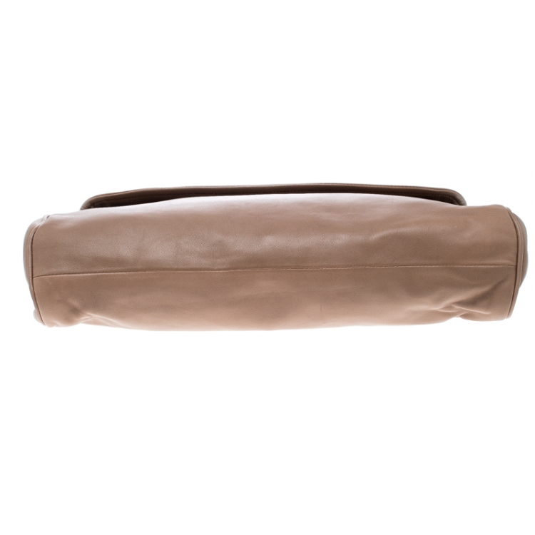Pre Owned Miu Miu Beige Leather Clutch