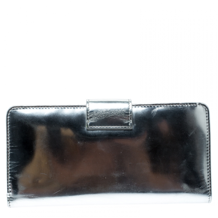 Pre Owned Miu Miu Silver Leather Key Lock Continental Wallet