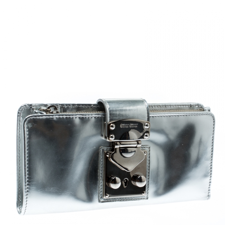 Pre Owned Miu Miu Silver Leather Key Lock Continental Wallet