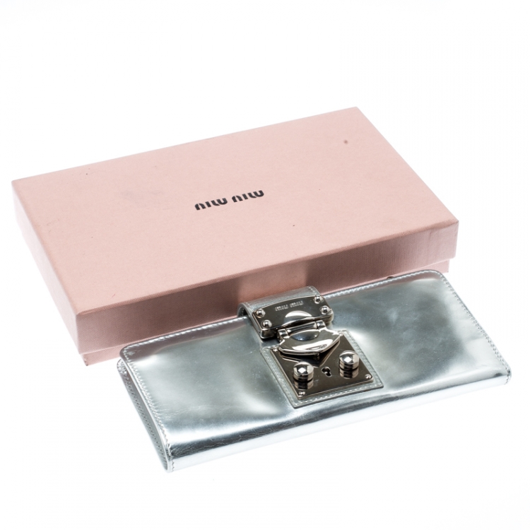 Pre Owned Miu Miu Silver Leather Key Lock Continental Wallet