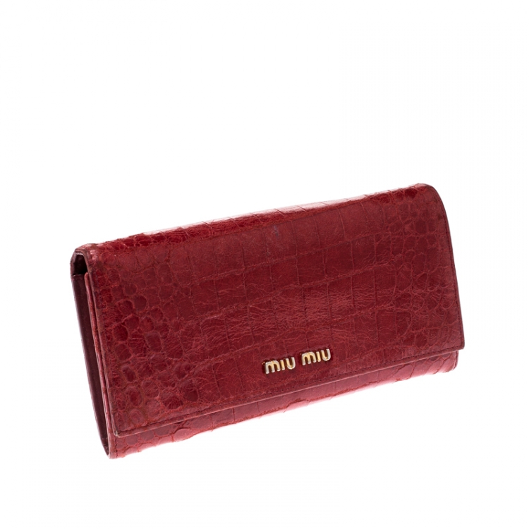 Pre Owned Miu Miu Red Croc Embossed Leather Flap Continental Wallet