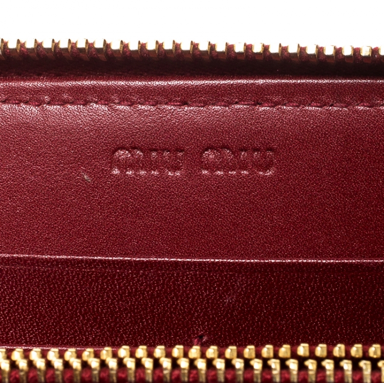 Pre Owned Miu Miu Red Croc Embossed Leather Zip Around Wallet