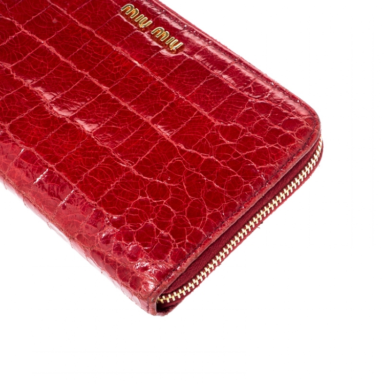 Pre Owned Miu Miu Red Croc Embossed Leather Zip Around Wallet