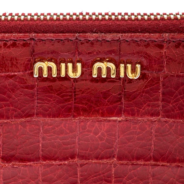 Pre Owned Miu Miu Red Croc Embossed Leather Zip Around Wallet