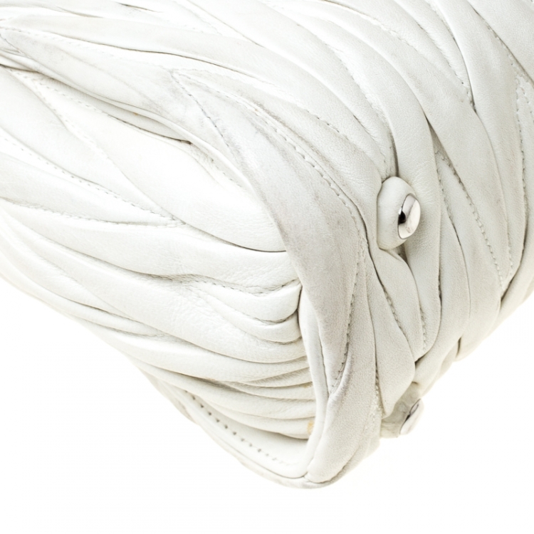 Pre Owned Miu Miu White Matelasse Leather Top Handle Bag