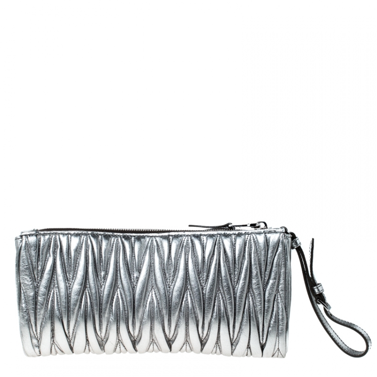 Pre Owned Miu Miu Silver Matelasse Lux Leather Wristlet Clutch 