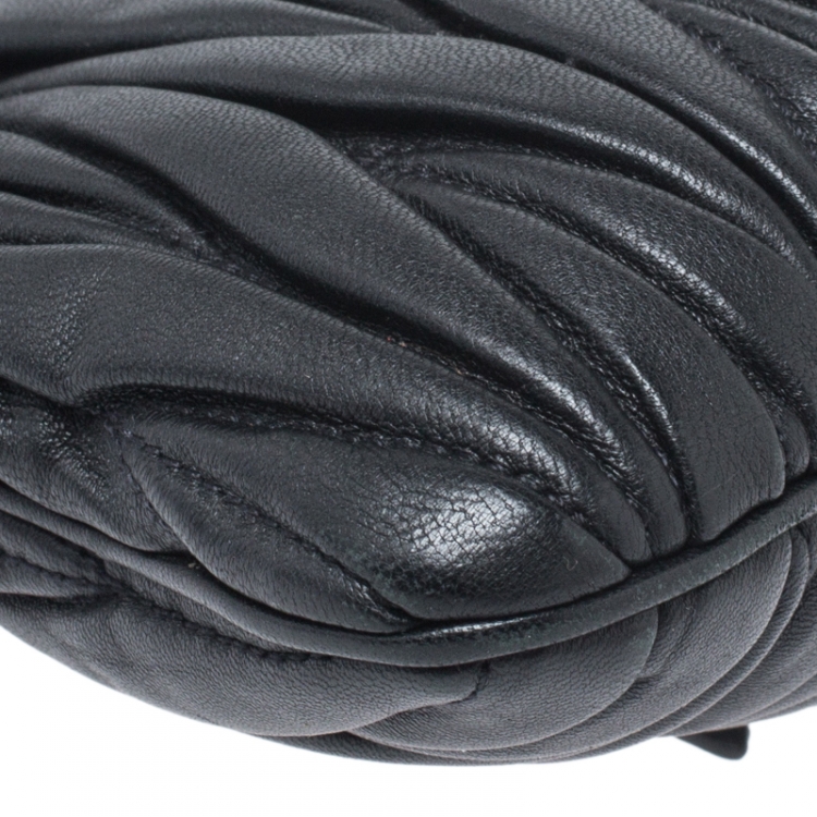 Pre Owned Miu Miu Balck Matelasse Leather Strap Clutch