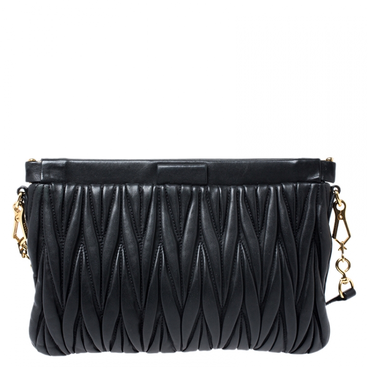 Pre Owned Miu Miu Balck Matelasse Leather Strap Clutch