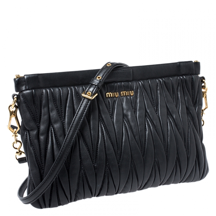 Pre Owned Miu Miu Balck Matelasse Leather Strap Clutch