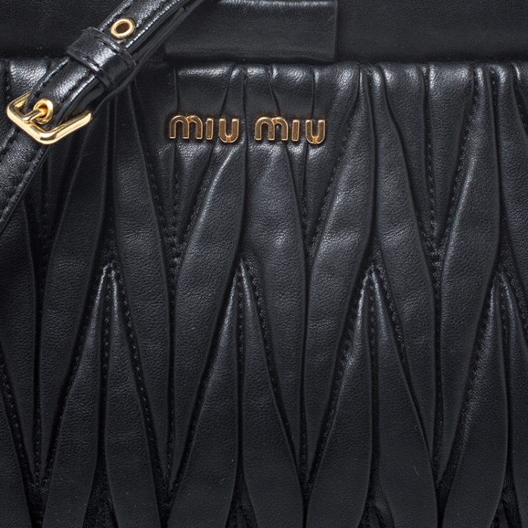 Pre Owned Miu Miu Balck Matelasse Leather Strap Clutch