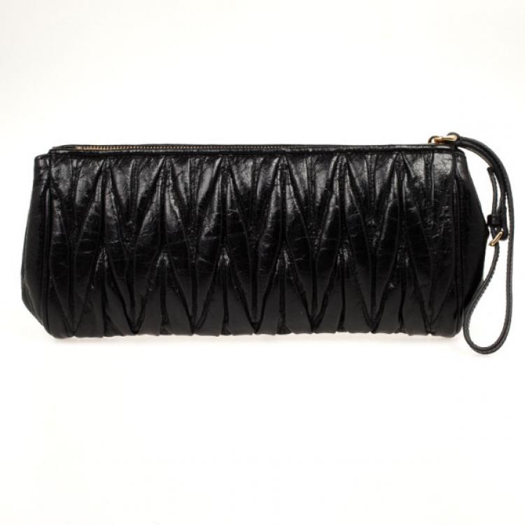 Pre Owned Miu Miu Black Matelasse Leather Clutch