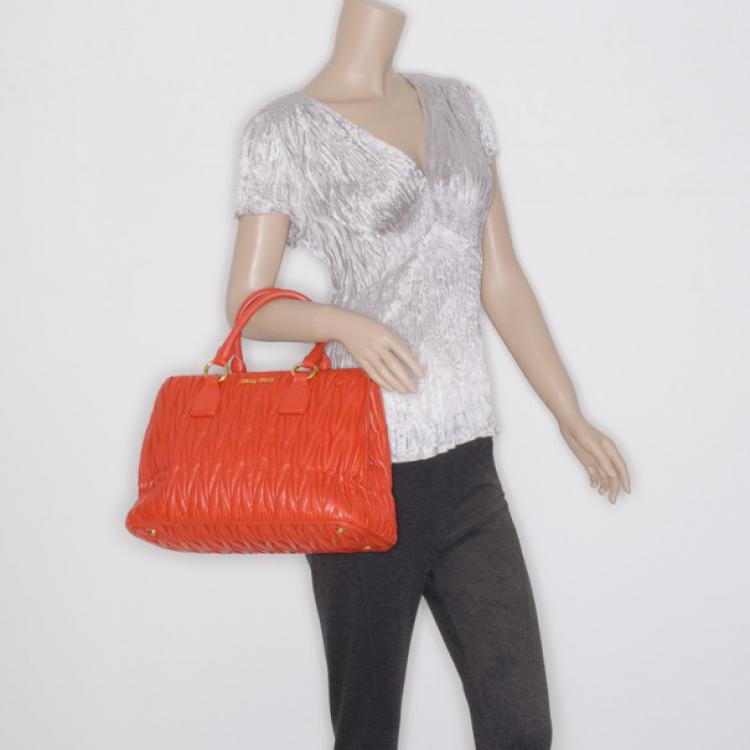 مملوكة مسبقًا Miu Miu Orange Quilted Leather Shopper Tote