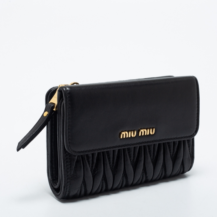 Pre Owned Miu Miu Black Matelasse Leather Flap Compact Wallet