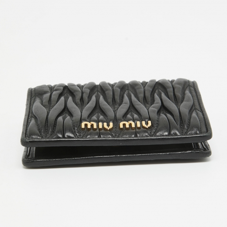 Pre Owned Miu Miu Black Matelassé Leather Bifold Card Holder