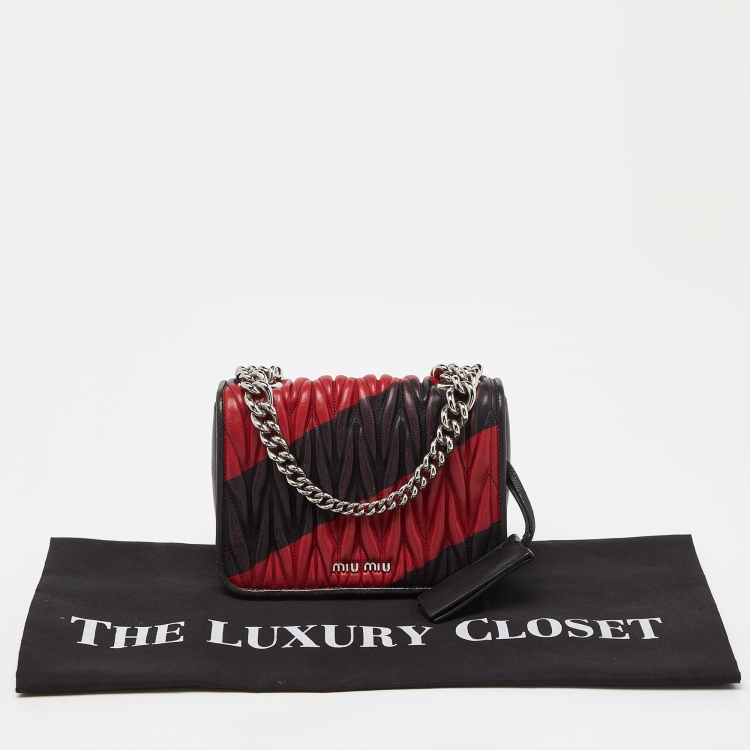 Pre Owned Miu Miu Black/Red Matelassé Leather Flap Crossbody Bag