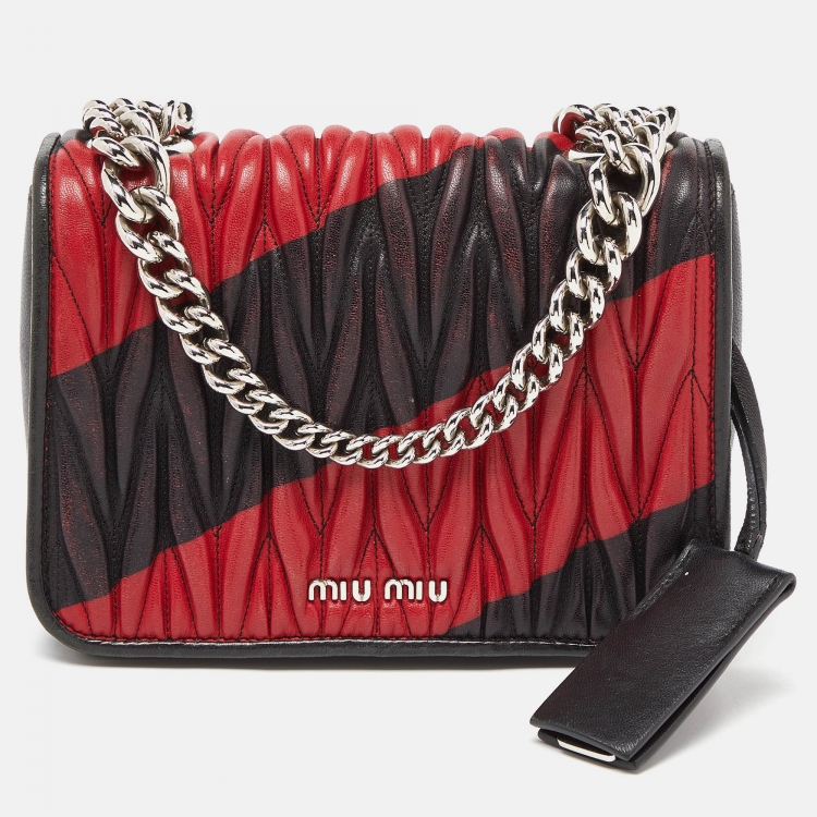 Pre Owned Miu Miu Black/Red Matelassé Leather Flap Crossbody Bag