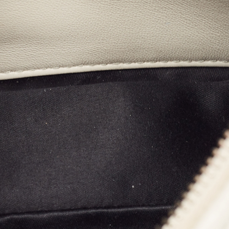 Pre Owned Miu Miu White Matelassé Leather Pearl Embellished Chain Bag
