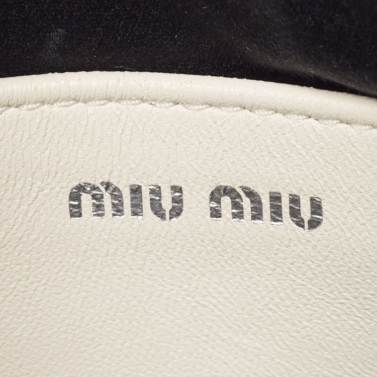 Pre Owned Miu Miu White Matelassé Leather Pearl Embellished Chain Bag