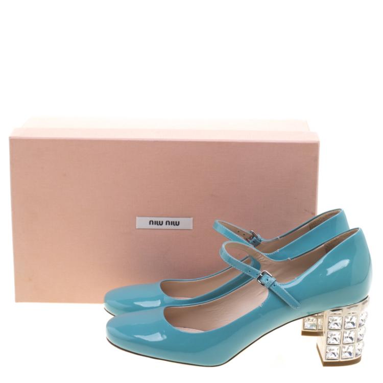 مملوكة مسبقًا Miu Miu Blue Patent Leather Crystal Embellished Heel Mary Jane Pumps Size 38