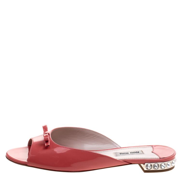 Pre Owned Miu Miu Coral Patent Leather Bow Detail Jeweled Heel Flat Slides Size 38