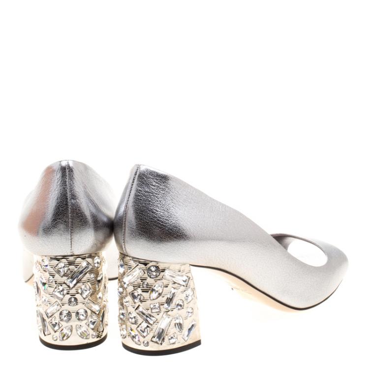 مملوكة مسبقًا Miu Miu Metallic Silver Leather Crystal Embellished Peep Toe Pumps Size 40