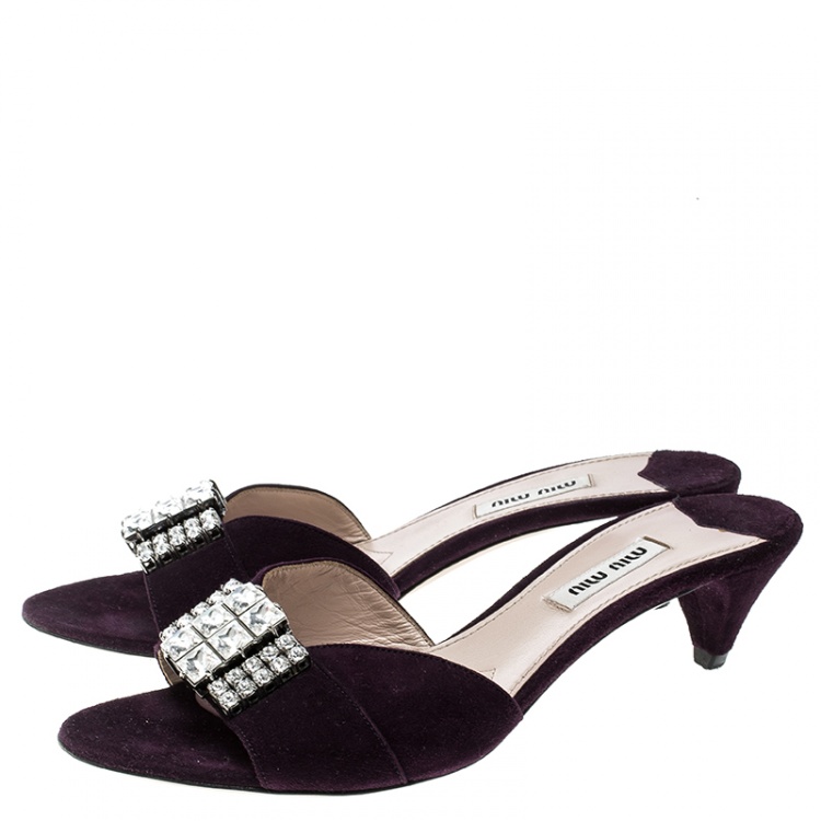 مملوكة مسبقًا Miu Miu Purple Suede Crystal Embellished Slides Size 37.5