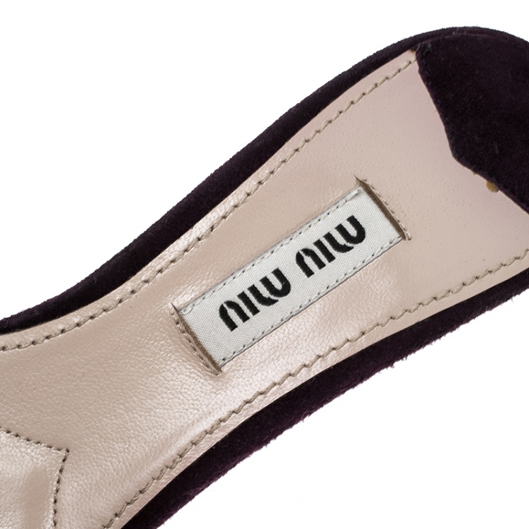 مملوكة مسبقًا Miu Miu Purple Suede Crystal Embellished Slides Size 37.5