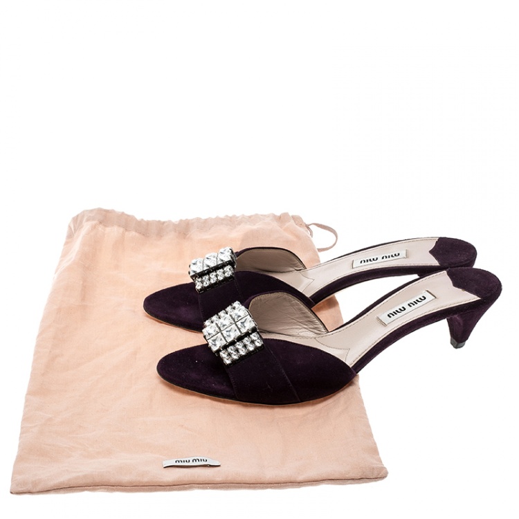 مملوكة مسبقًا Miu Miu Purple Suede Crystal Embellished Slides Size 37.5