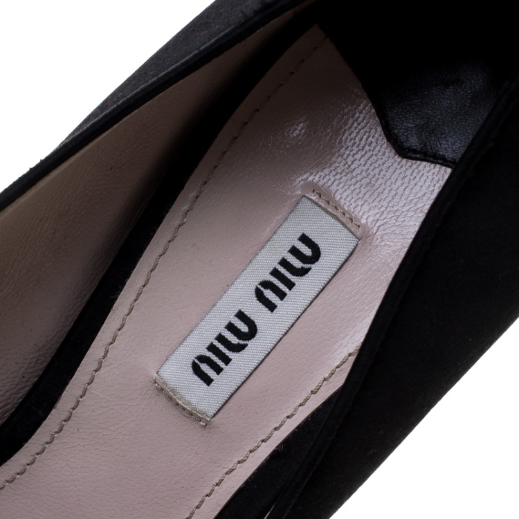 Pre Owned Miu Miu Black Satin Crystal Embellished Peep Toe Pumps Size 41