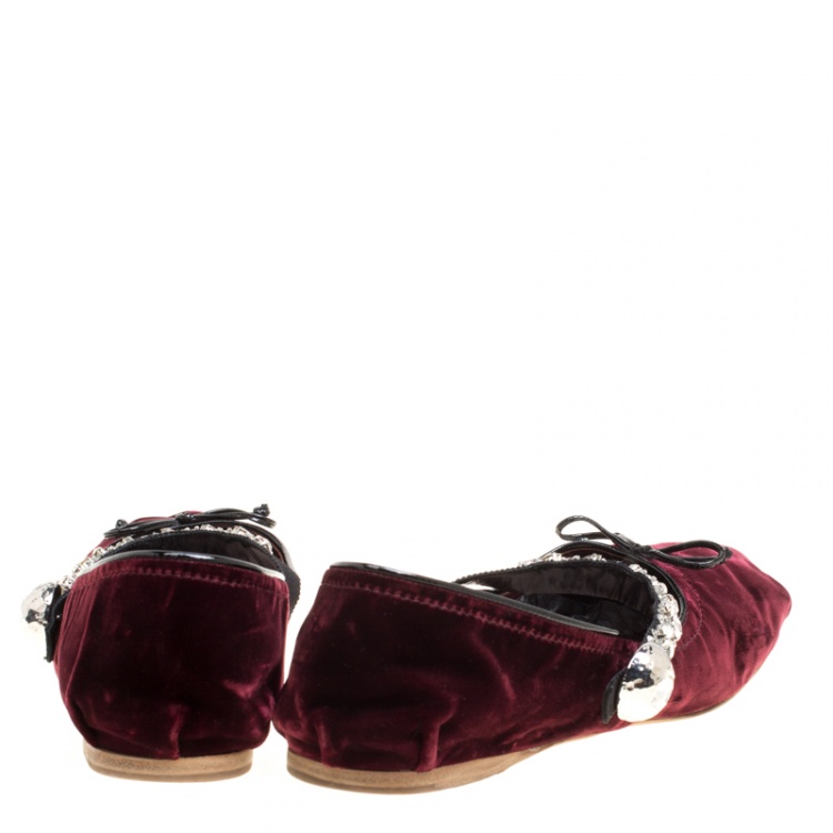 Pre Owned Miu Miu Bordeaux Velvet Crystal Embellished Strap Ballet Flats Size 42