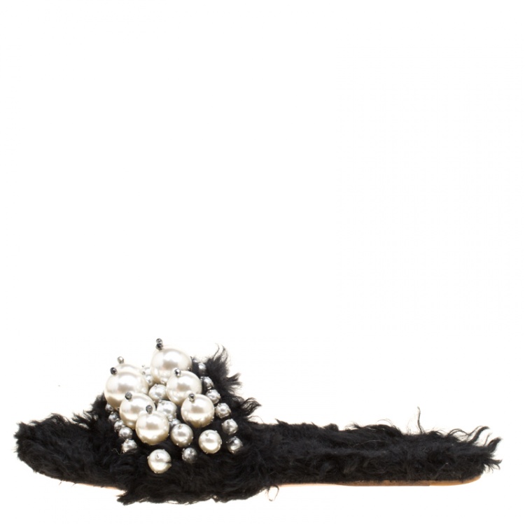 Pre Owned Miu Miu Black Faux Fur Pearl Flat Sandals Size 39