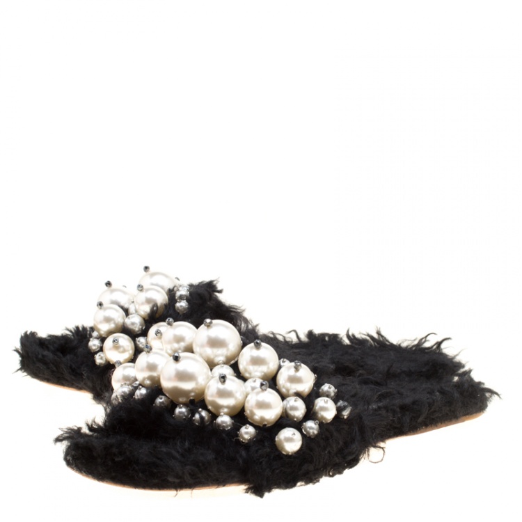 Pre Owned Miu Miu Black Faux Fur Pearl Flat Sandals Size 39