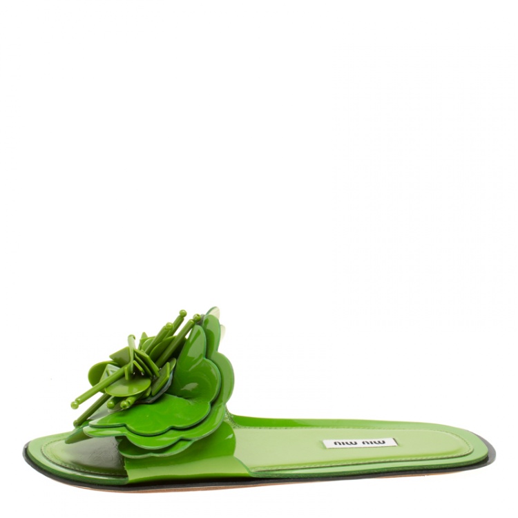 Pre Owned Miu Miu Green Patent Leather Flower Detail Flat Slides Size 38